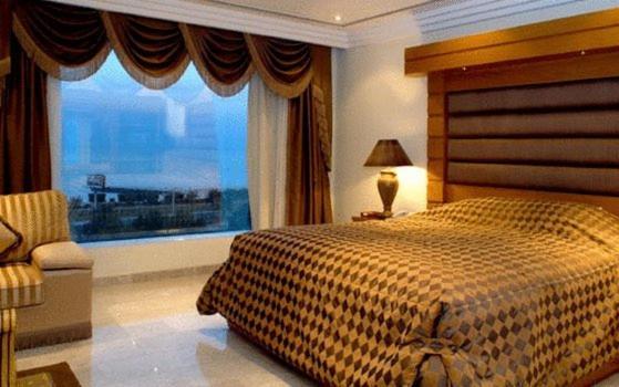 Mirage Suites Kuwait City Bagian luar foto