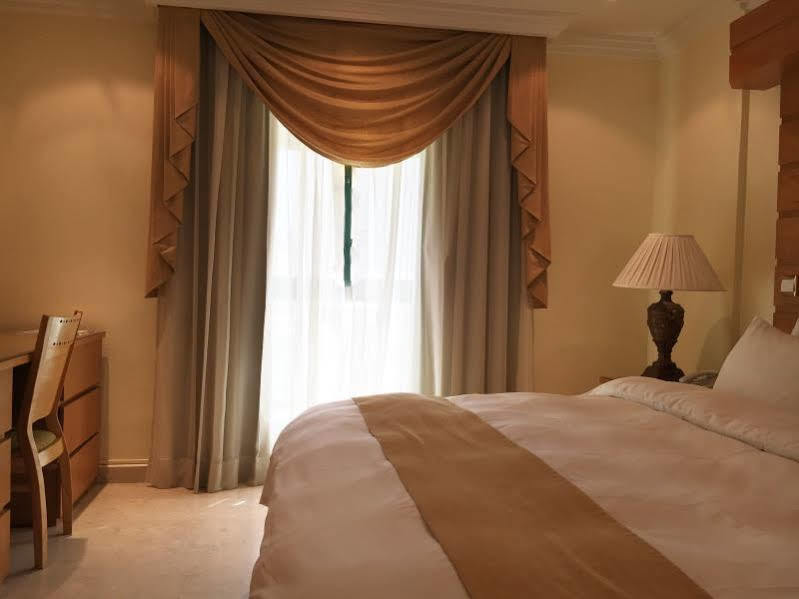 Mirage Suites Kuwait City Bagian luar foto
